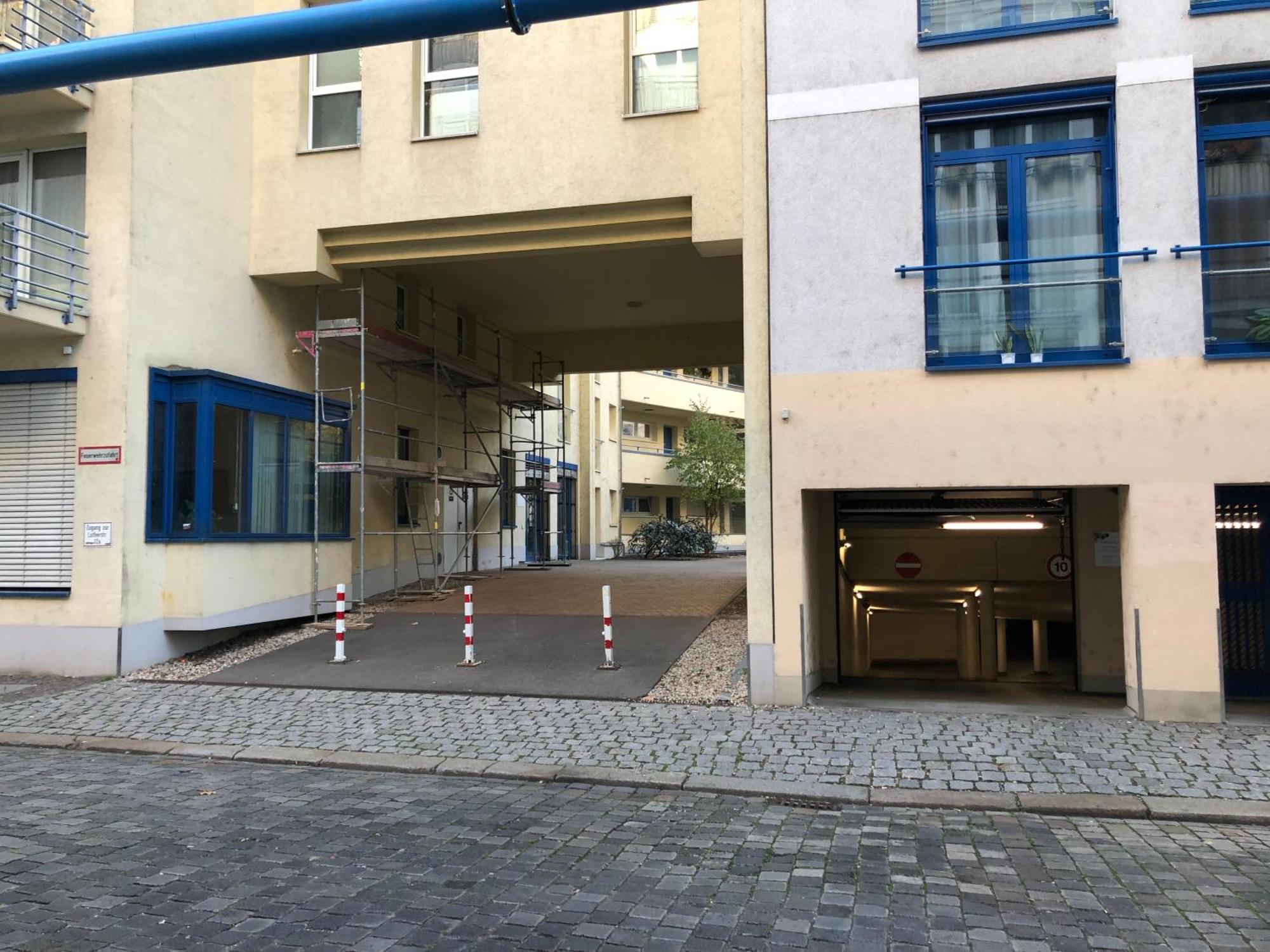 Sonnige Wohnung Im Zentrum Mit Terrasse U Tiefgarage - Netflix & Prime Лайпциг Екстериор снимка
